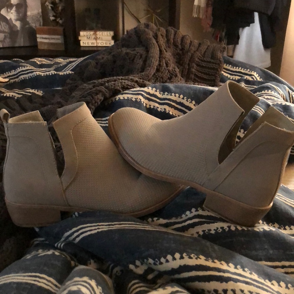 WORN ONCE. Gray booties.